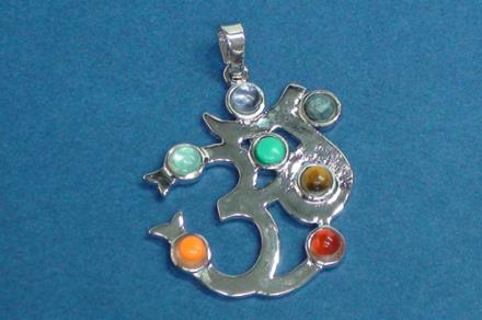 Colgante metal símbolo de OM 7 Chakras