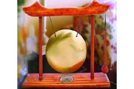 Gong con base y soporte de madera