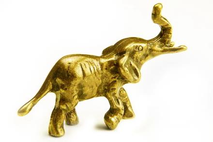 Figura Elefante metal dorado portador Buena Suerte