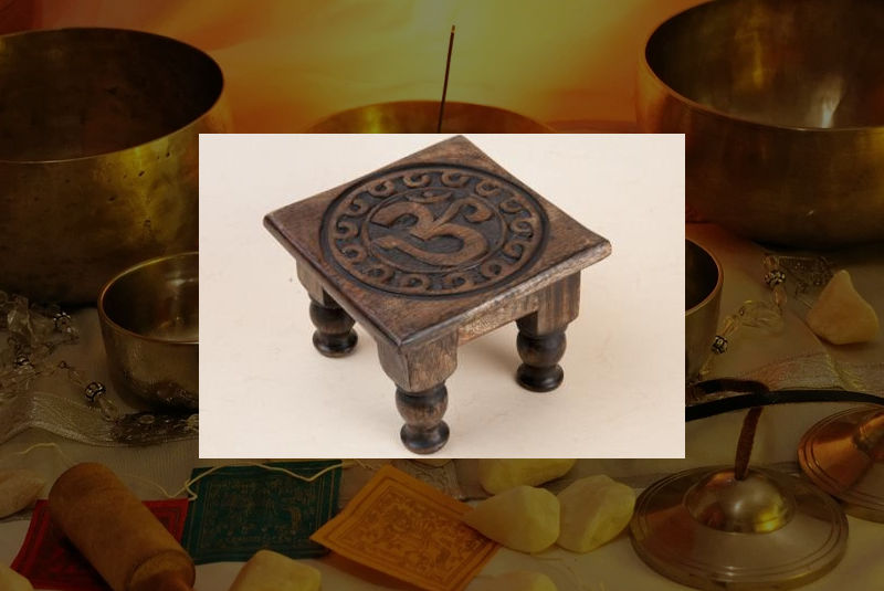 Altar madera símbolo Om