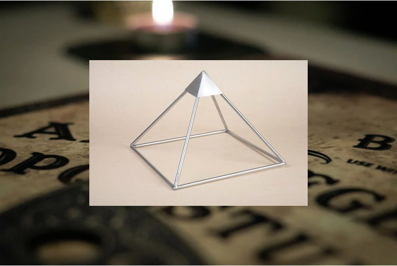 Pirámide de aluminio