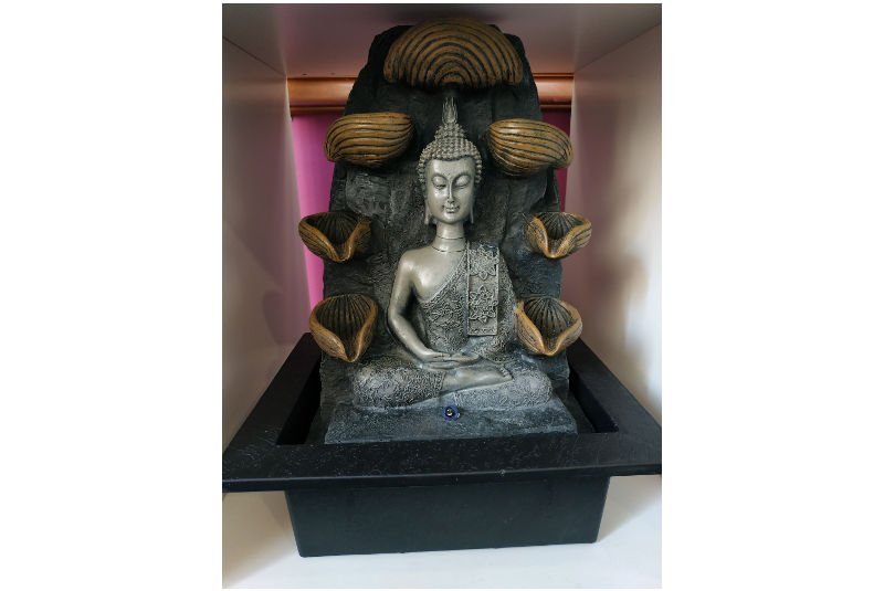 Fuente resina Buda Thai Plateado