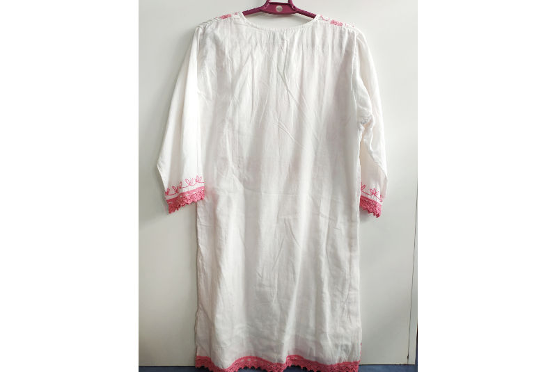 Vestido Blanco Ibiza Bordado Floral Rosa - Imagen 3