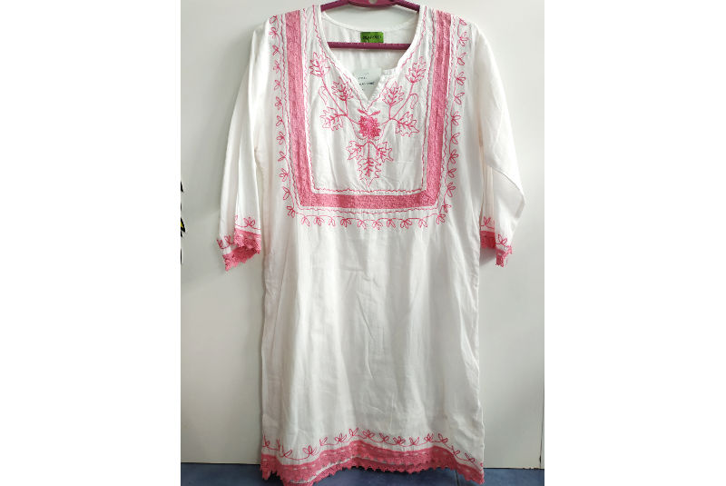 Vestido Blanco Ibiza Bordado Floral Rosa