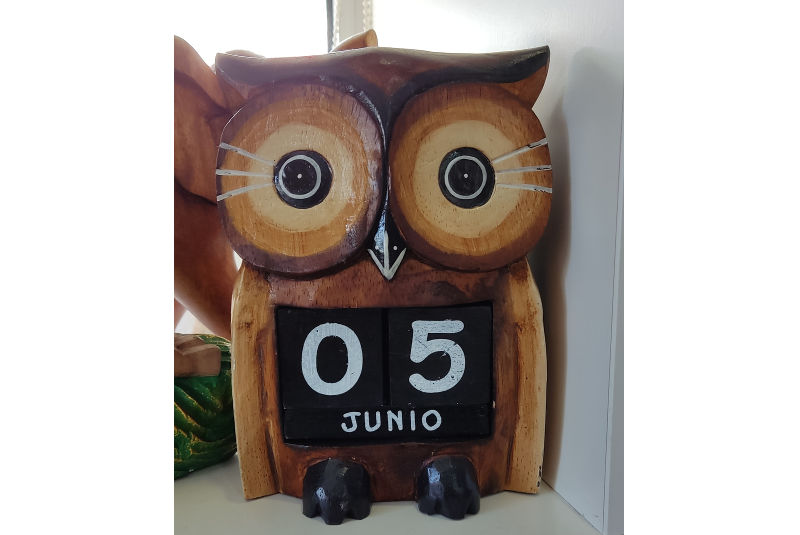 Figura de Buho Calendario de Madera