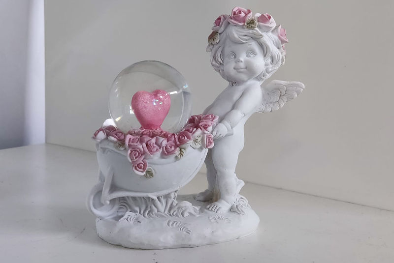 Figura de Querubín con Corazón