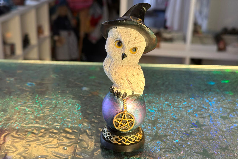 Figura Buho en Bola con Pentagrama
