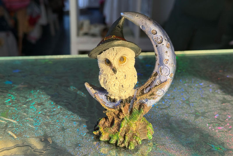 Figura Buho en Luna 1